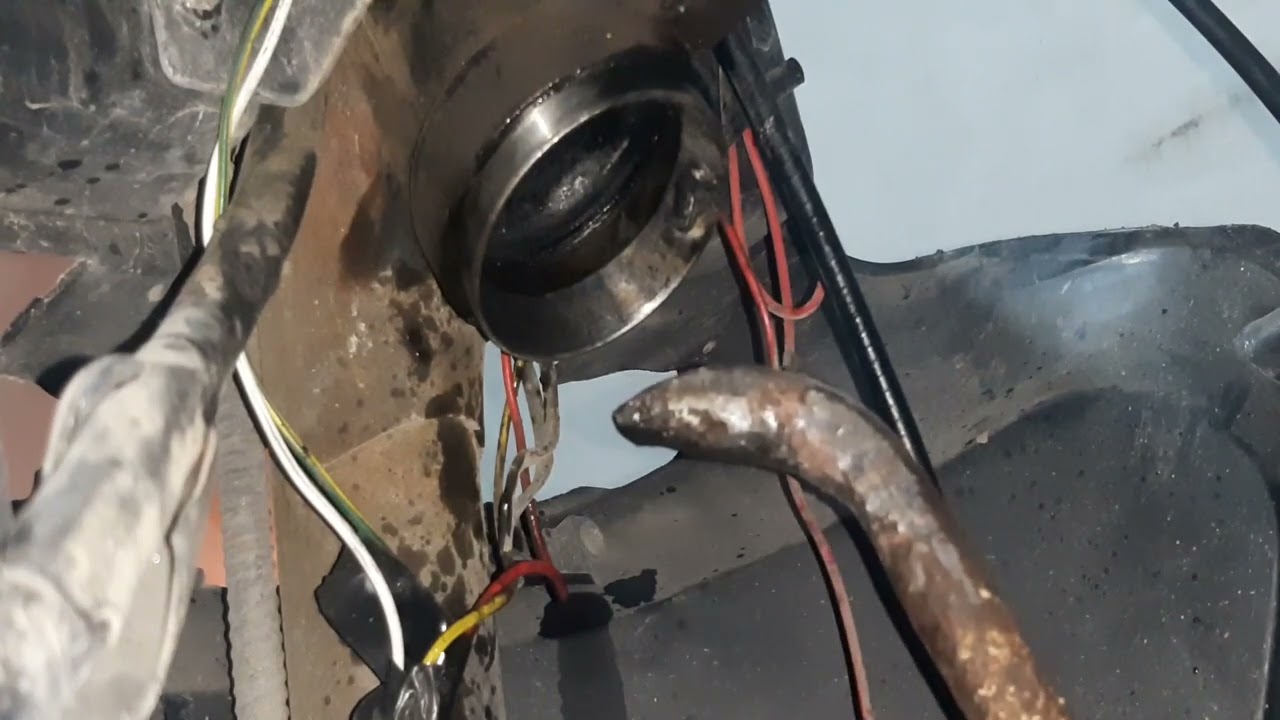 Como cambiar las tazas de direccion  de  Ds 150 italika