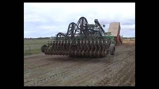 Conserva-Tech SNT 18' 3pt linkage toolbar sowing wheat and barley at 22kph in July 2009