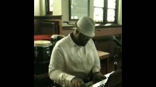 Video thumbnail of "Organ player gospel chops"