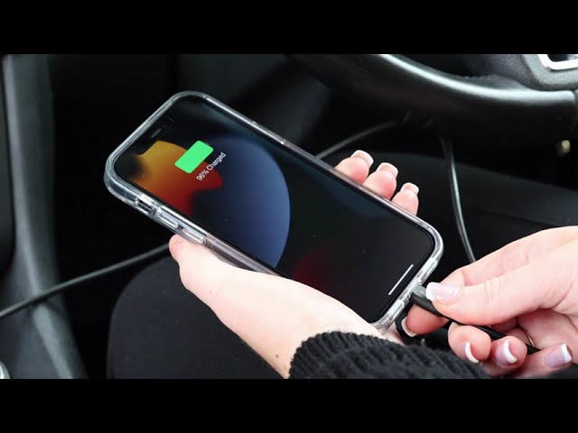 Apple Exclusive: mophie dual USB-C + USB-A car charger
