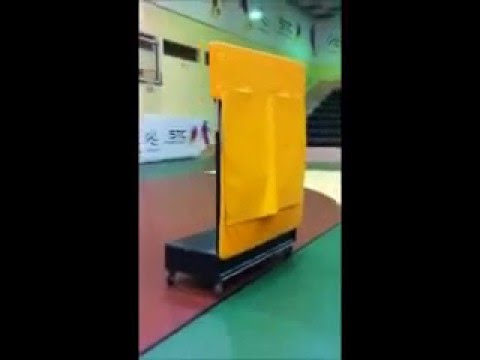 حائط صد من اجل مساعدةالاعبين الخط الخلفي على التصويب في كرة اليد