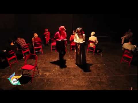 اجرا خوانی نمایش زنی ایستاده بر کرانه ی رود آخرون