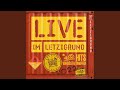 Miniature de la vidéo de la chanson E Chischte Bier, E Grill U Es Füür (Live Im Letzigrund 2022)
