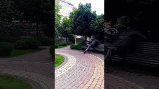 Петрівський квартал сьогодні #україна #ukraine #nature #київ #garden #flowers #святопетрівське