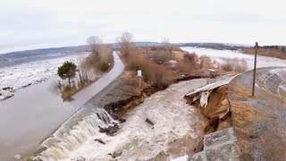 Насыпная дамба разрушилась в Томске из-за резкого повышения уровня воды в реке Томь