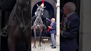 Veteran Tries To Tip A Royal Guard What Happens Next Is Unexpected