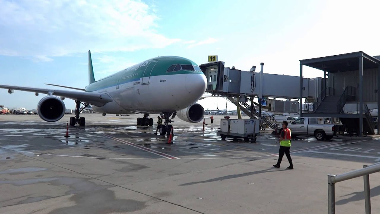 Aer Lingus A330 Airbus arriving at JetBlue Airways Terminal 5 JFK YouTube
