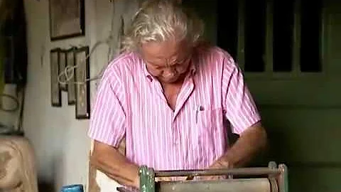 Como são os papéis dos folhetos de cordel?