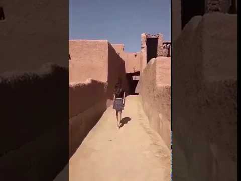 المودل خلود تتجول بلباس فاضح في القرية التراثية ب أشيقر اشترك بالقناة ليصلك كل جديد في اسرع وقت