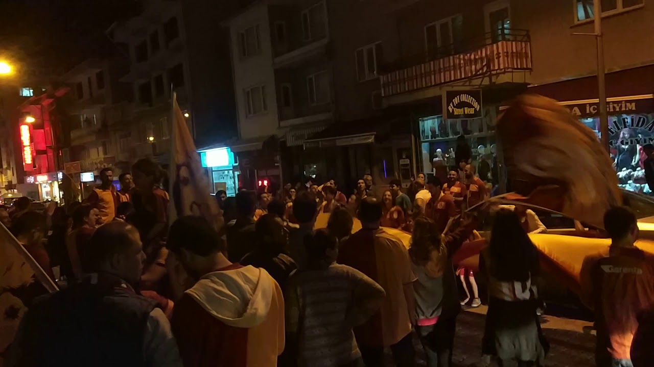 Galatasar'ın Şampiyonluğunu Banazlı taraftarlar coşkuyla kutladı. 19.05.2018