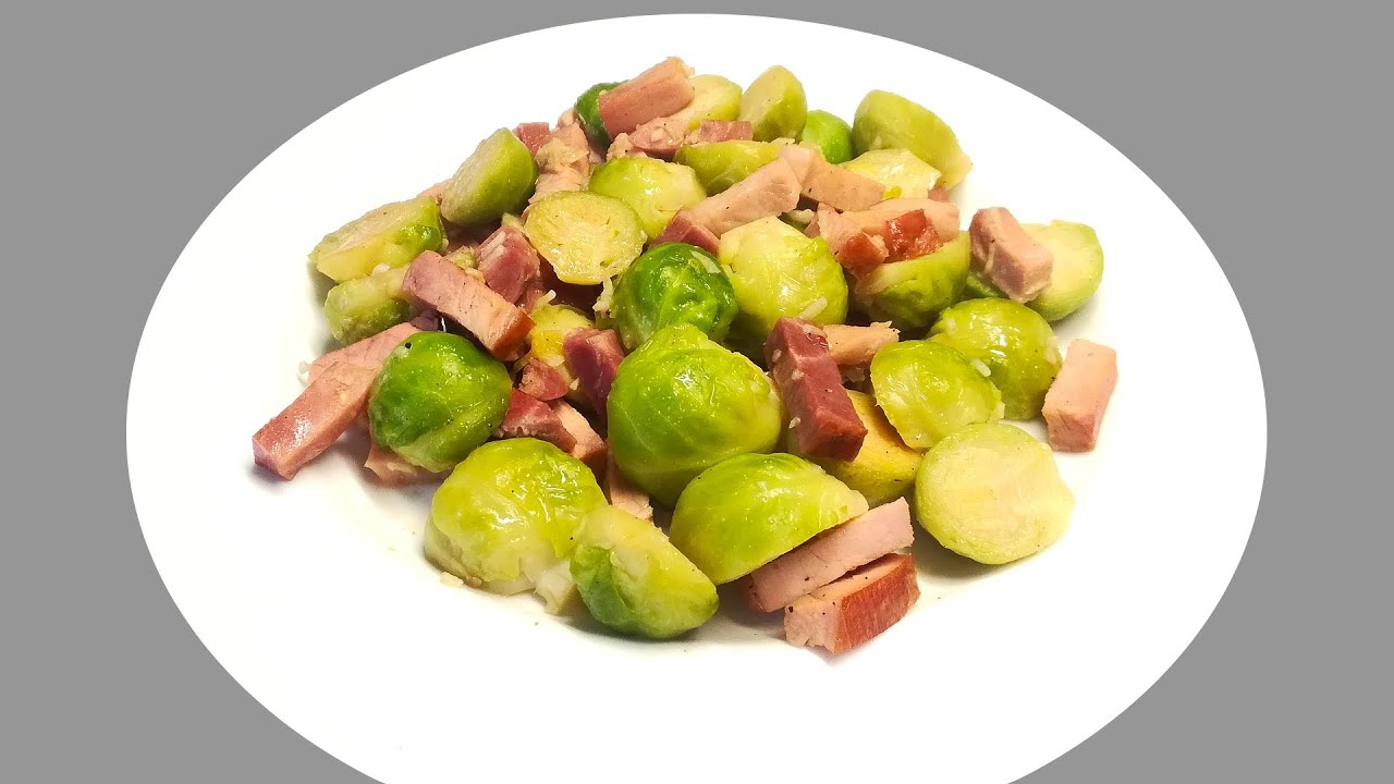 Růžičková kapusta na česneku s uzeným masem