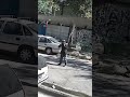 LA VÍCTIMA EQUIVOCADA: le quisieron robar la moto, los enfrentó y terminaron escapando