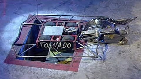 Robot Wars Classics: Tornado vs. Razer - Series 6 Title Fight