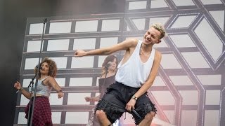 Years & Years - See Me Now (Live at Pinkpop 2016) chords