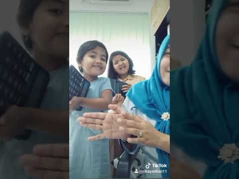 tik tok bareng Adek dan tante