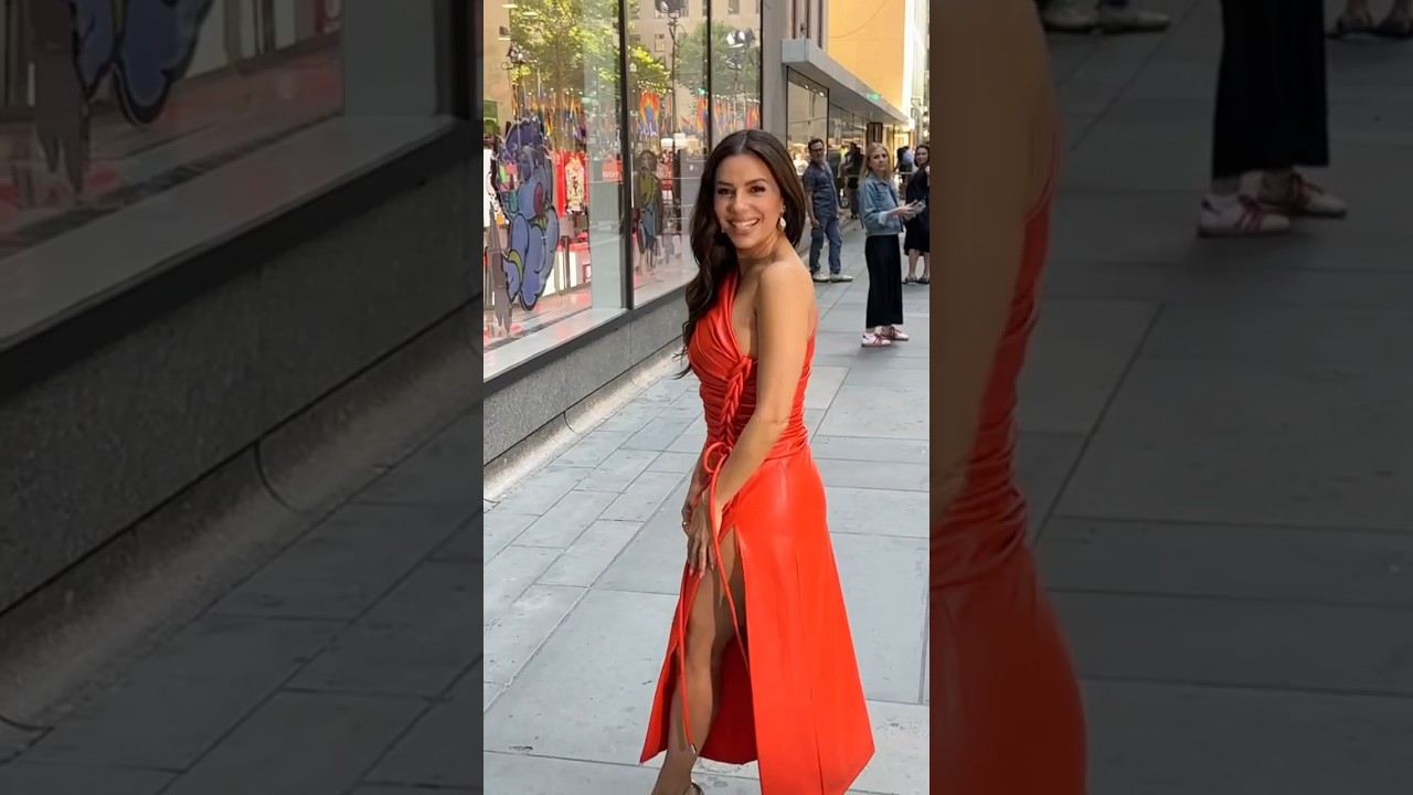 Eva Longoria shows her enviable figure in a high-slit leather dress! # evalongoria - YouTube