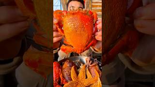 A Fisherman Enjoys a Eating Delicious Seafood Feast. #shortvideo #seafood #eatingshow #asmreating