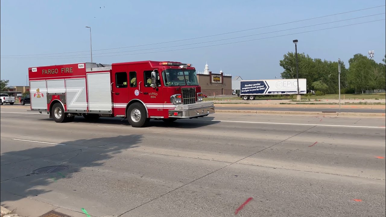 Fargo Fire - Engine 804 Responding
