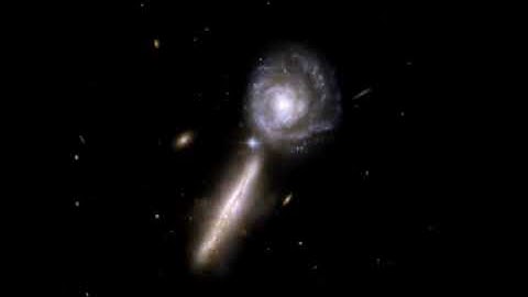Hubble captures colliding galaxies