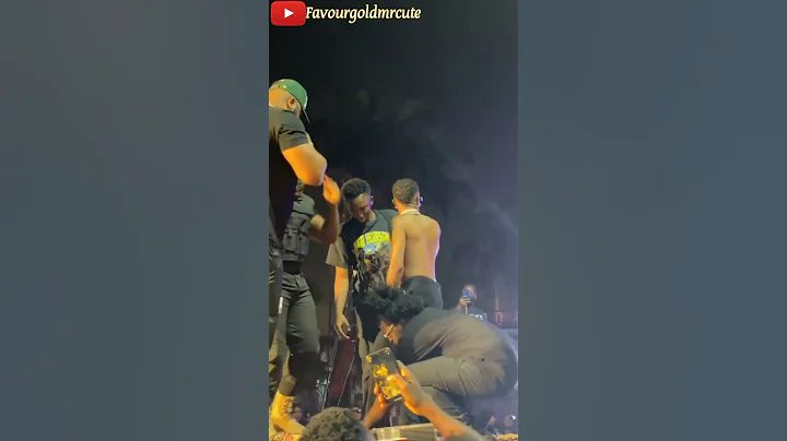 Wizkid fans dragged his Leg on stage in Abuja #Wizkid #music #song #entertainment #subscribe #trend