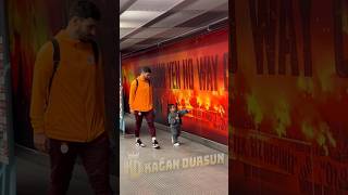 Karan Ayhan Babasına Duvardaki Resimleri Yorumluyor Galatasaray - Pendikspor Maç Sonu