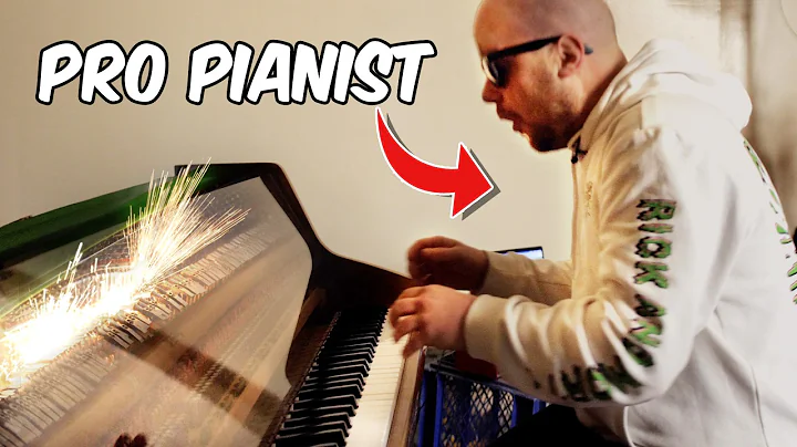 PRO pianist plays Thunderstruck on my literally el...