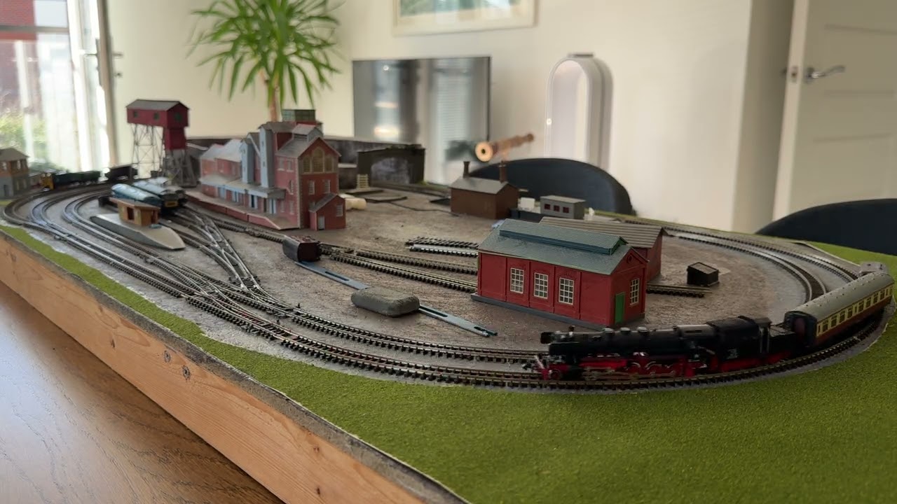 Fleischmann piccolo 2363 Nゲージ 蒸気機関車 Fleischmann Piccolo 2363 – N Gauge Non-Runner Service - YouTube