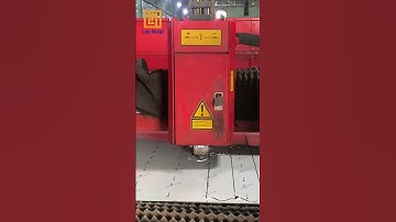 Cắt inox tấm bằng máy laser tự động tại xưởng Lux Metal