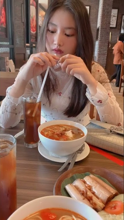 Story WA Mentahan Halu, Makan bareng cewe cantik, buat Manasin mantan, Prank temen.
