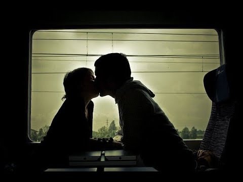 Video: Vem Uppfann World Kiss Day