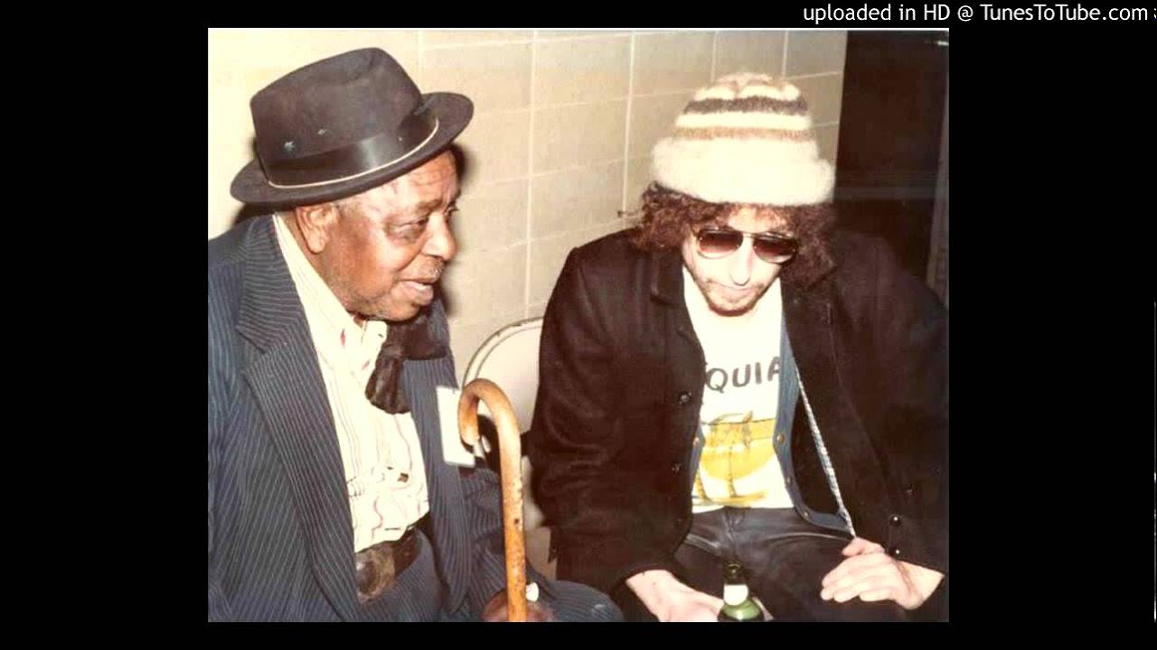 Dylan and Big Joe Williams - Sittin On Top Of The World
