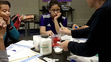 Solubility experiment demonstration