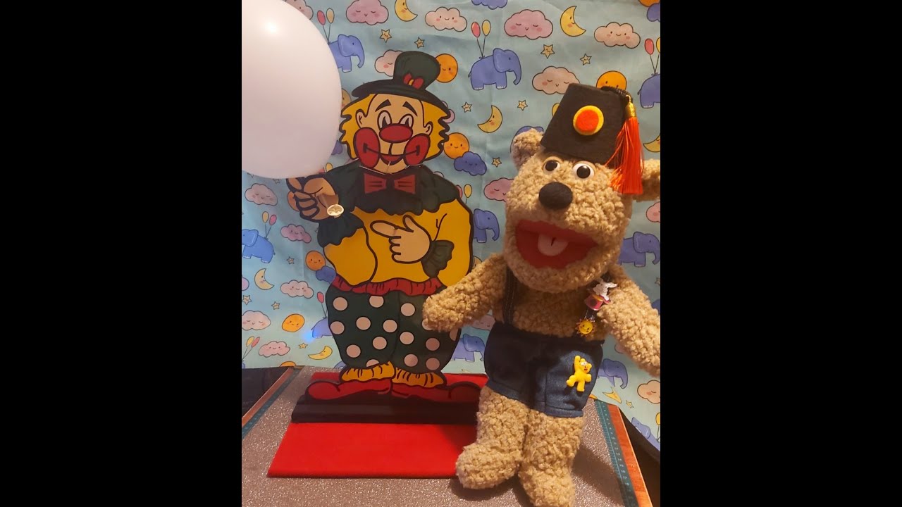 MAGIC WITH SUNNY BEAR, THE CLOWN THAT KEPT LOSING HIS HEAD (SILLY PUPPETS)