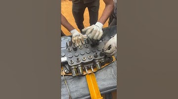 Valve block seal changing 👨‍🔧🏗️👨‍🔧 #jcbtech #jcb3cx #engineering