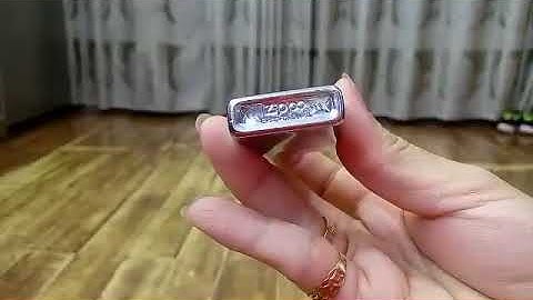 zippo và bật lửa cổ quái. 0934359761 Zippo slim 1983. Bấc bột. Vỏ ruột trùng năm. Giá siêu kute
