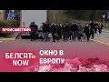 Такси подвозят мигрантов к польской границе