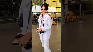 Sobitha Airport Entry Is Good But Samantha Airport Entry Was Diamond