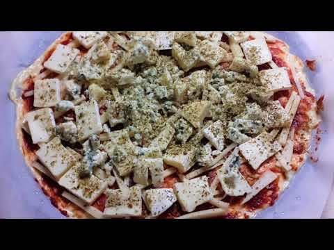 Video: Tenká Sýrová Pizza S Feferonkami