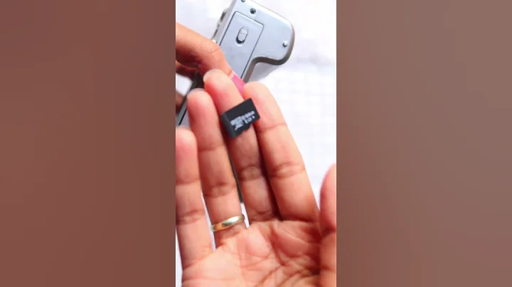 How To Insert SD/TF Card In 4K Digital Camera 🤳📸 #shorts #trending #viralvideo #4kcamera #vlogging