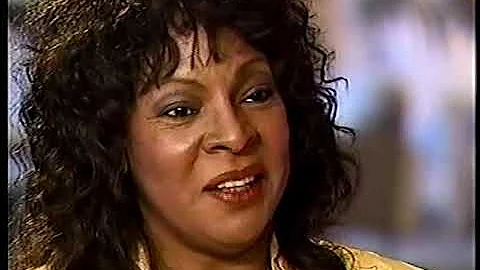 Martha Reeves tell her story, being interviewed wh...