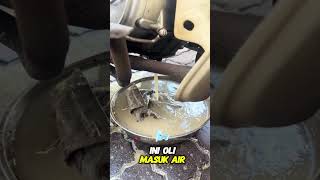 Download Lagu Oil mixed with water MP3