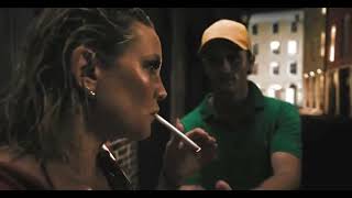 Kate Hudson smoking