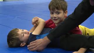 La Lutte Enseignée Aux Enfants À Sélestat