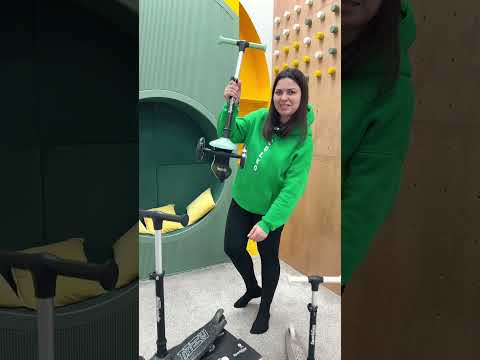 Самокат триколісний Qplay Sparkling з LED підсвіткою колес, Black, відео 1