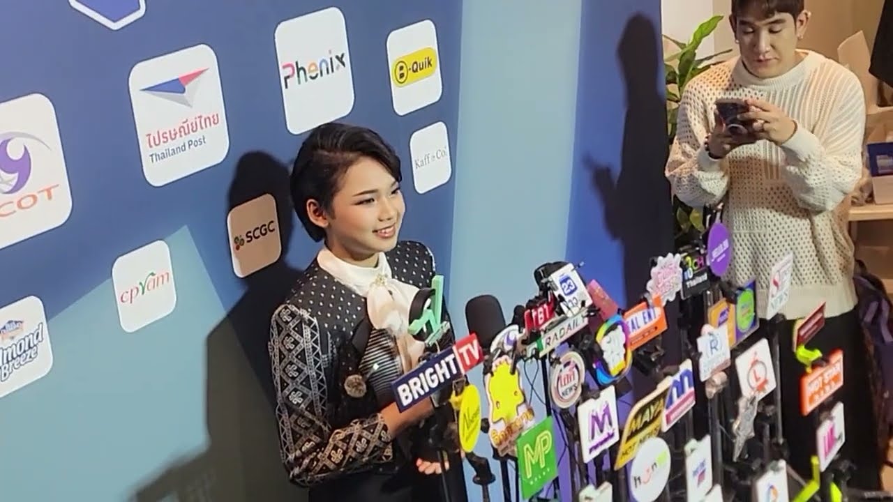 ต้นข้าว สุปรียา ให้สัมภาษณ์สื่อหลายสำนักทั่วประเทศ ชนิดประทับใจที่เธอได้รับรางวัลสุดยอดลูกทุ่ง