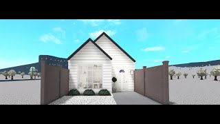 16k, Small 1 story bloxburg starter house, Speed build || Check description for more