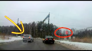Epic moments from the life of Russian drivers! Drivers pass in front of a running train
