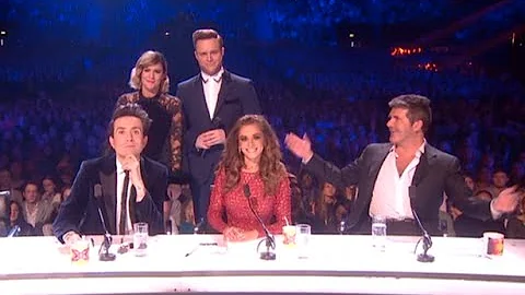 Olly Murs and Caroline Flack make another MASSIVE X Factor blunder during live final