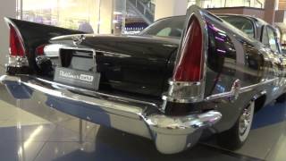 Выставка автомобилей в ТЦ Метрополис: Chrysler Newport, Lincoln Continental и Chrysler...