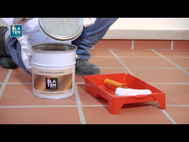 Cómo pintar baldosas cerámicas youtube Pintar azulejos suelo
